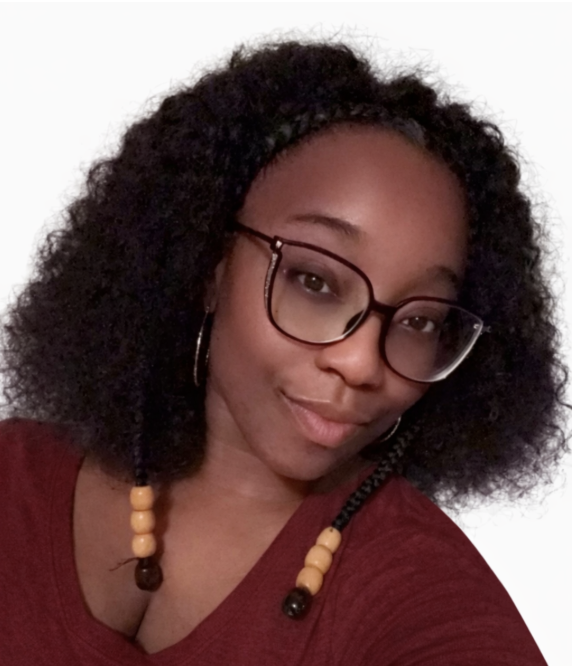Danielle headshot